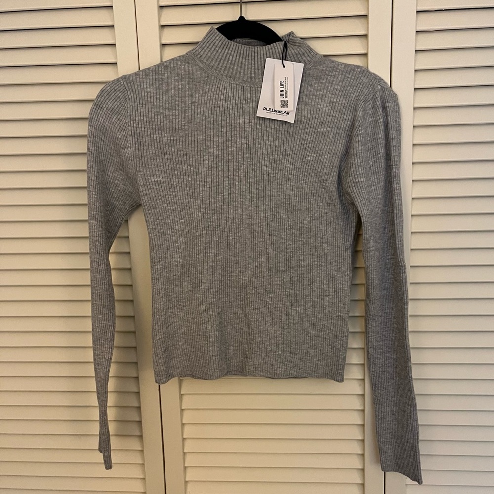 Pull&bear grey sweater long-sleeve.